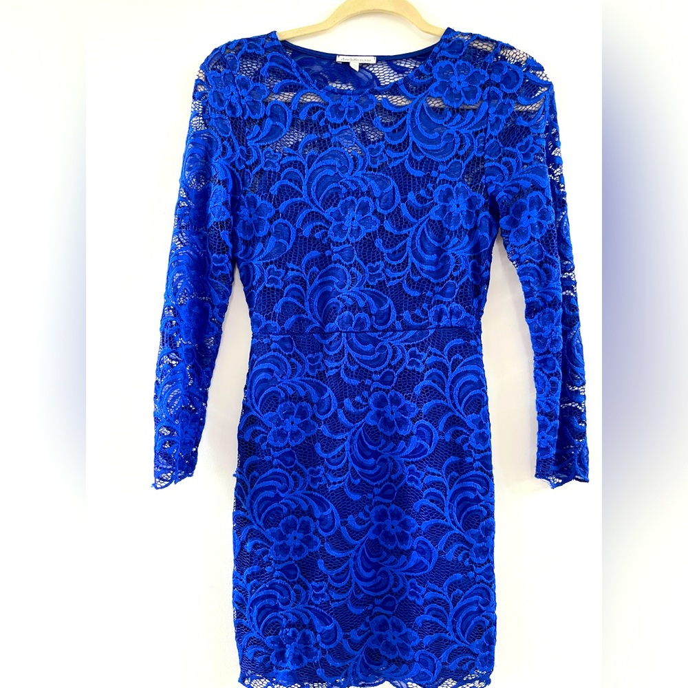 Charlotte Ruse Size XS Womens lace dress